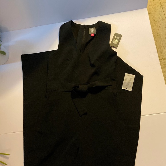 Vince Camuto Jumpsuit v neck  NWT - Picture 4 of 5
